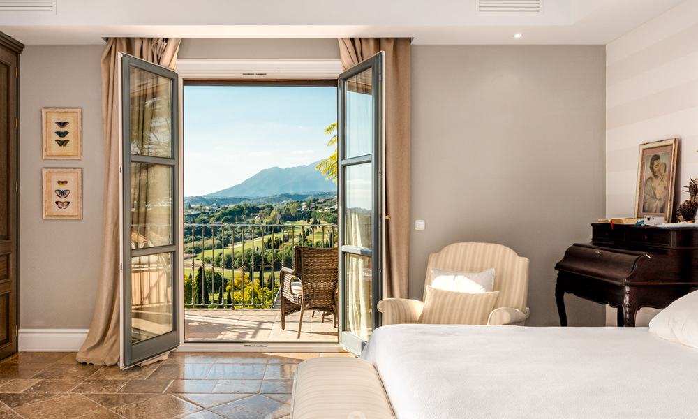 Villa de luxe de style méditerranéen à vendre avec vue sur la mer dans un complexe de golf cinq étoiles à Benahavis - Marbella 39286