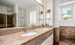 Villa de luxe de style méditerranéen à vendre avec vue sur la mer dans un complexe de golf cinq étoiles à Benahavis - Marbella 39288 