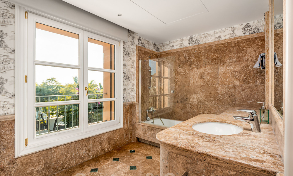 Villa de luxe de style méditerranéen à vendre avec vue sur la mer dans un complexe de golf cinq étoiles à Benahavis - Marbella 39291