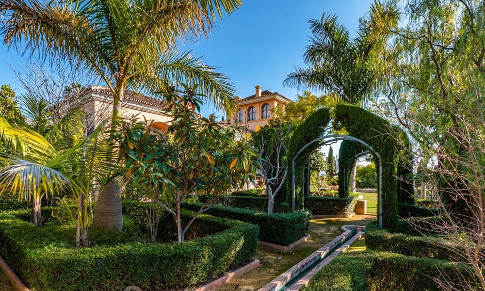Villa de luxe de style méditerranéen à vendre avec vue sur la mer dans un complexe de golf cinq étoiles à Benahavis - Marbella 39299