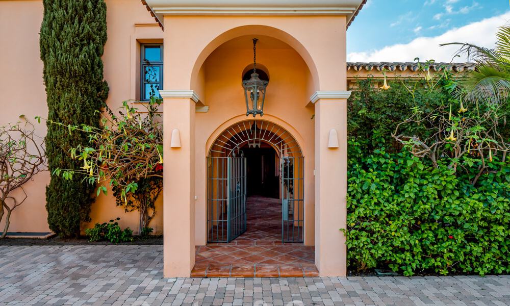 Villa de luxe de style méditerranéen à vendre avec vue sur la mer dans un complexe de golf cinq étoiles à Benahavis - Marbella 39303