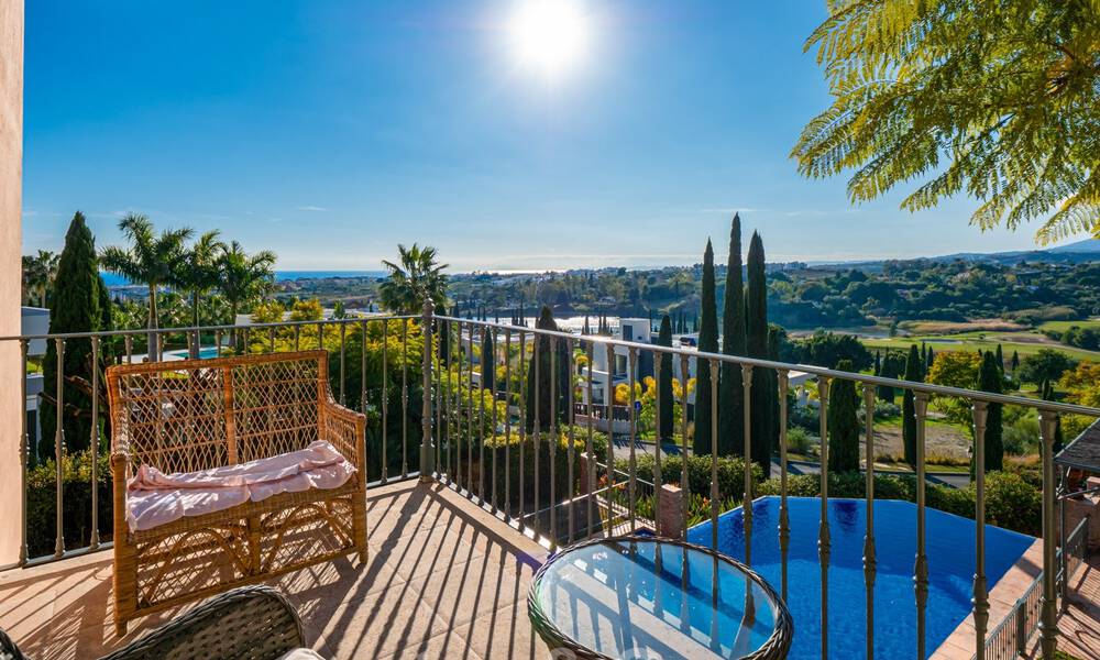 Villa de luxe de style méditerranéen à vendre avec vue sur la mer dans un complexe de golf cinq étoiles à Benahavis - Marbella 39305