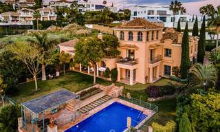 Villa de luxe de style méditerranéen à vendre avec vue sur la mer dans un complexe de golf cinq étoiles à Benahavis - Marbella 39306 
