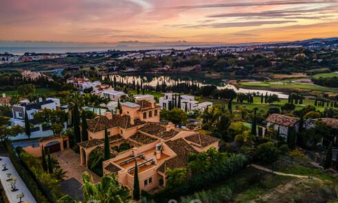 Villa de luxe de style méditerranéen à vendre avec vue sur la mer dans un complexe de golf cinq étoiles à Benahavis - Marbella 39307