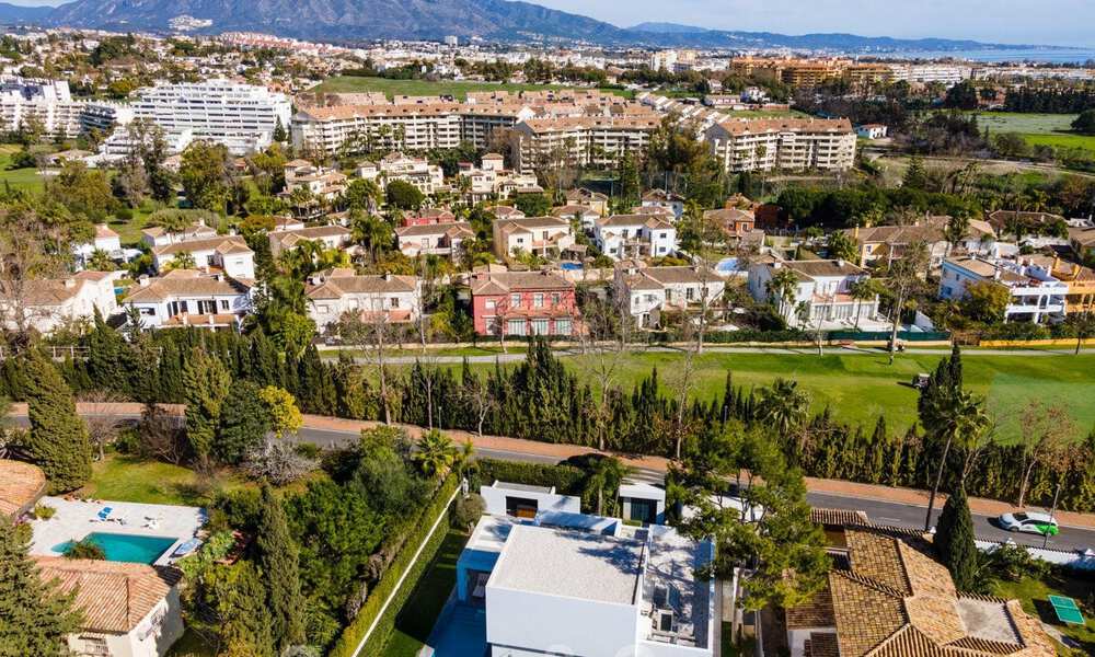Prêt à emménager, nouvelle villa moderne à vendre à Guadalmina, à côté de San Pedro, Marbella 39317