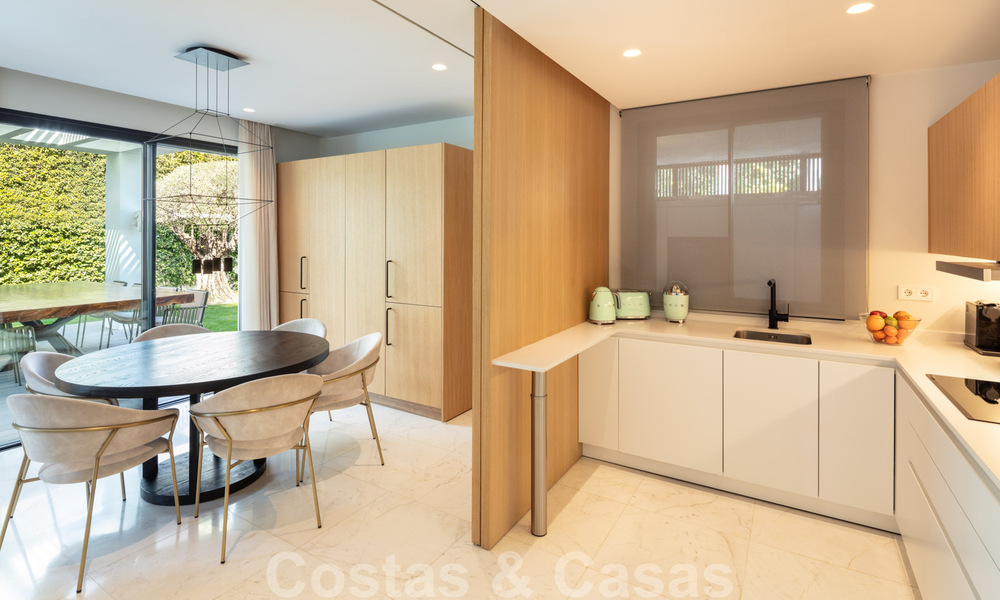 Prêt à emménager, nouvelle villa moderne à vendre à Guadalmina, à côté de San Pedro, Marbella 39330