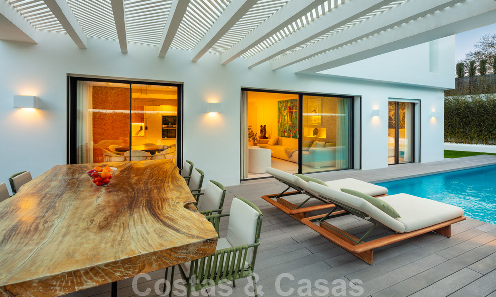 Prêt à emménager, nouvelle villa moderne à vendre à Guadalmina, à côté de San Pedro, Marbella 39340