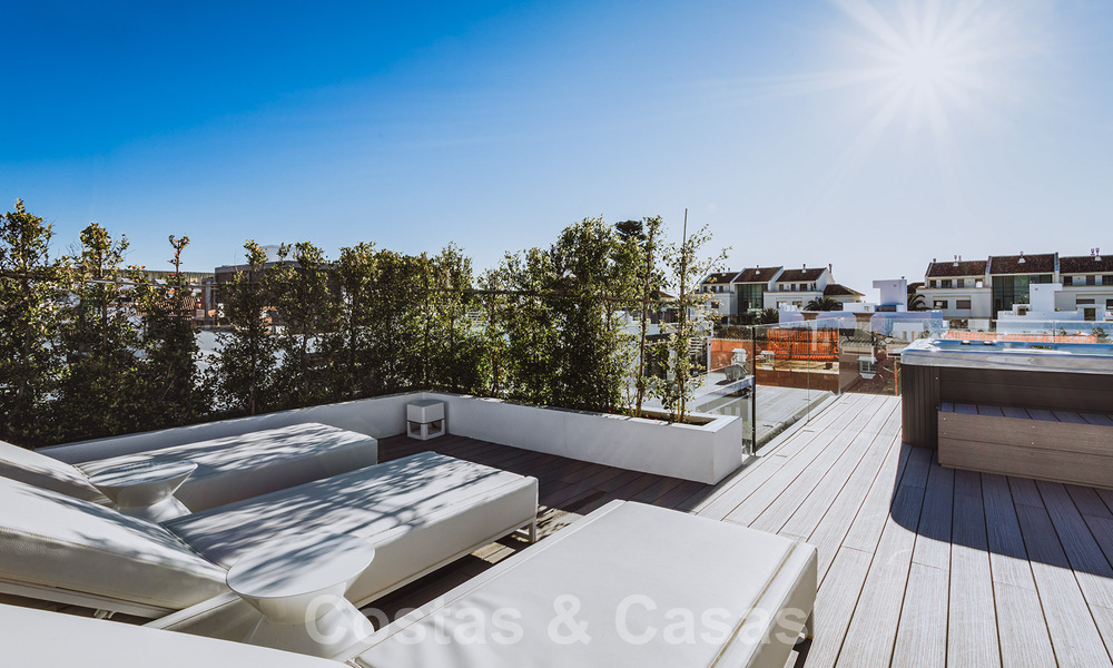 Prête à emménager, villa de luxe moderne à vendre, à proximité de la plage et de Puerto Banus, au Golden Mile à Marbella 39350