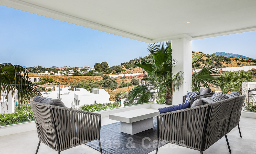 Villa de luxe moderne à vendre dans une communauté sécurisée à Nueva Andalucia, Marbella 39384