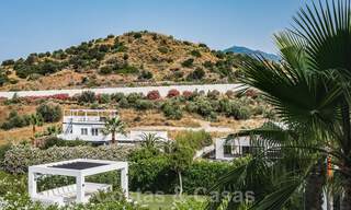 Villa de luxe moderne à vendre dans une communauté sécurisée à Nueva Andalucia, Marbella 39387 