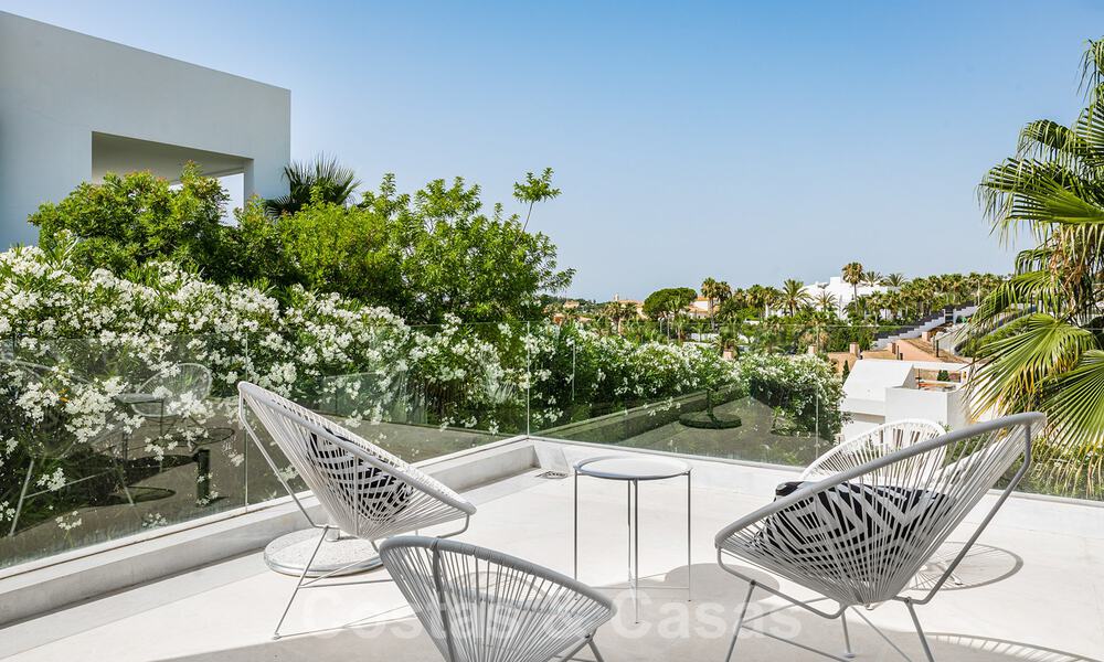 Villa de luxe moderne à vendre dans une communauté sécurisée à Nueva Andalucia, Marbella 39393
