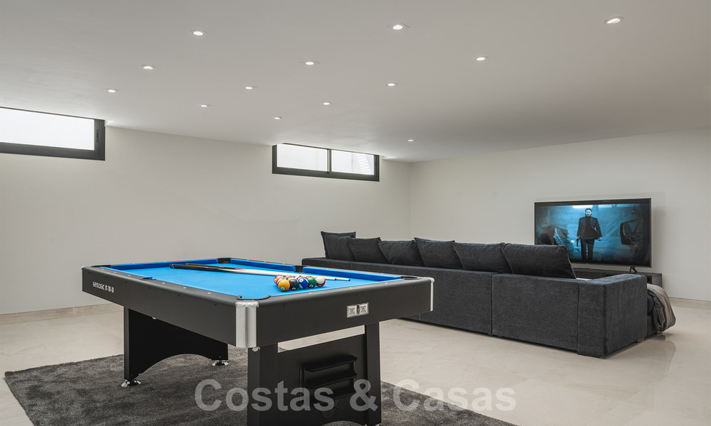 Villa de luxe moderne à vendre dans une communauté sécurisée à Nueva Andalucia, Marbella 39394