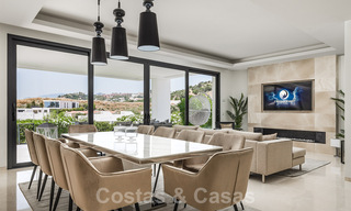 Villa de luxe moderne à vendre dans une communauté sécurisée à Nueva Andalucia, Marbella 39404 