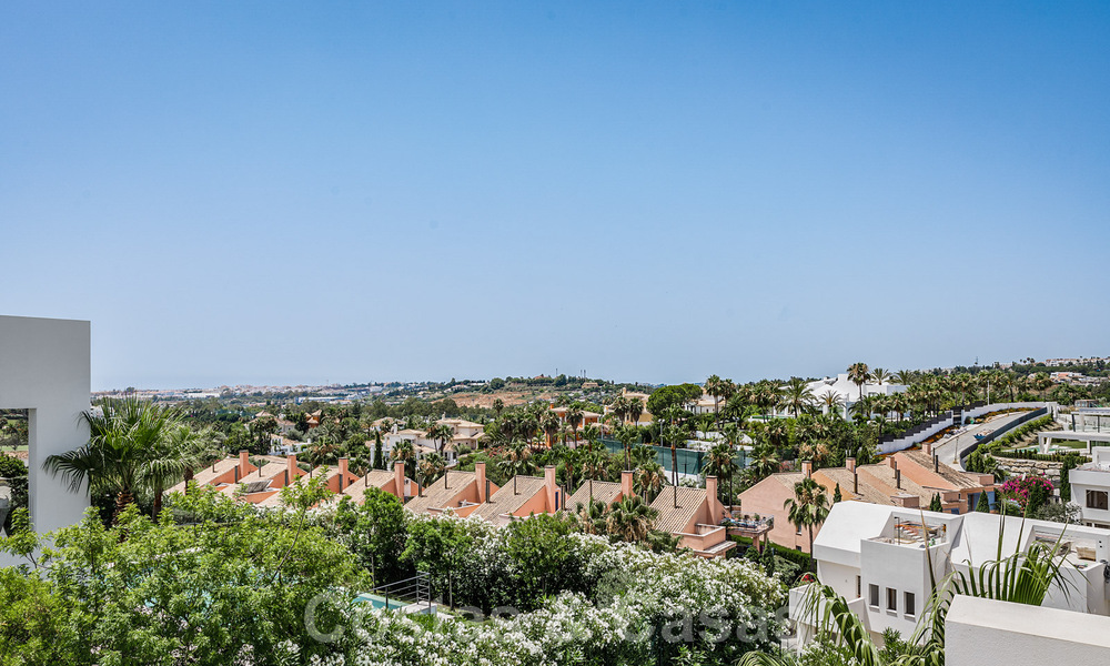 Villa de luxe moderne à vendre dans une communauté sécurisée à Nueva Andalucia, Marbella 39407