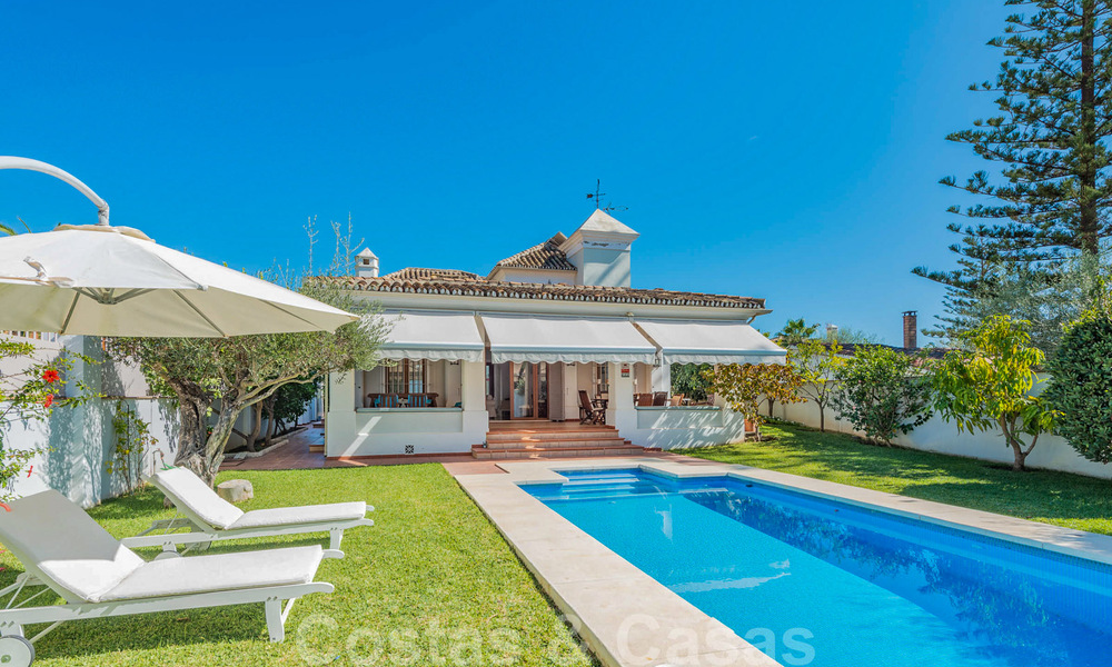 Villa espagnole authentique à vendre dans une urbanisation a deux pas de la mer, au Golden Mile de Marbella 39425