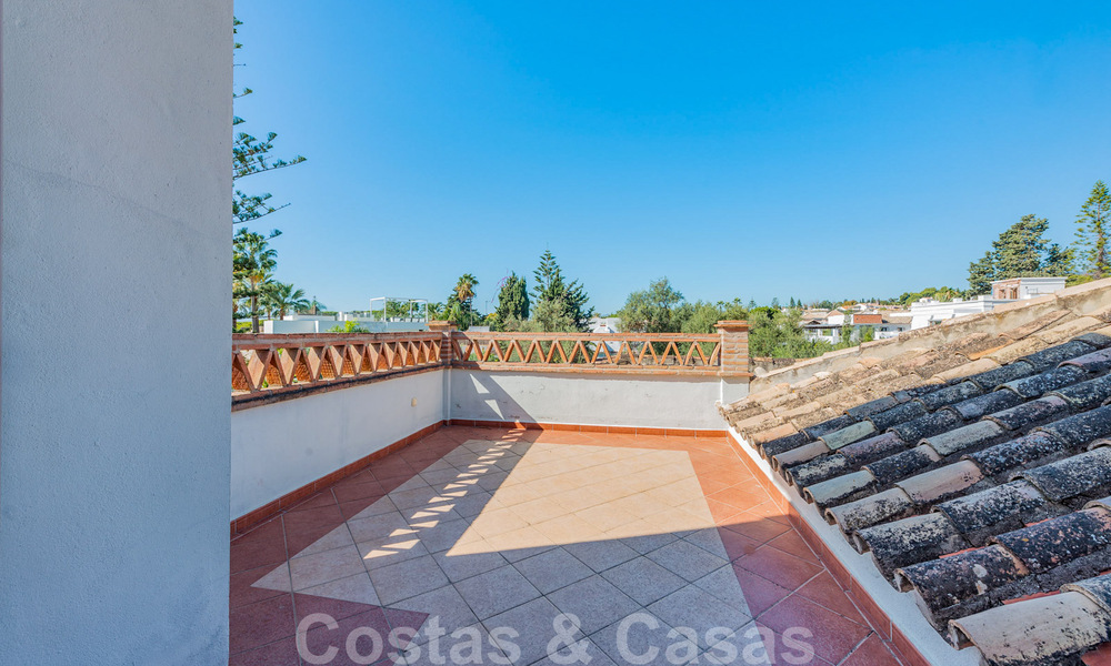 Villa espagnole authentique à vendre dans une urbanisation a deux pas de la mer, au Golden Mile de Marbella 39431