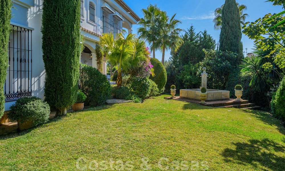 Villa de style espagnol à vendre dans la zone de plage convoitée de Bahia de Marbella 39463