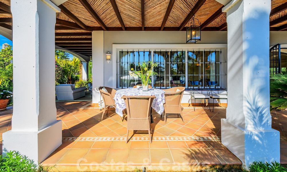 Villa de style espagnol à vendre dans la zone de plage convoitée de Bahia de Marbella 39464