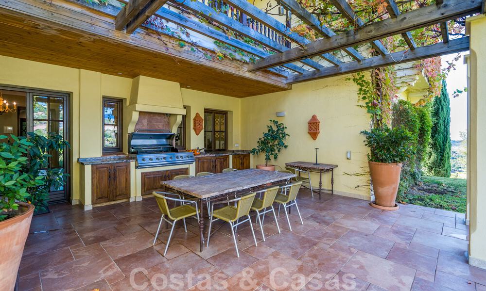 Villa charmante de style Alhambra à vendre dans l'exclusif Marbella Club Golf Resort à Benahavis, la Costa del Sol 39511