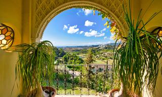 Villa charmante de style Alhambra à vendre dans l'exclusif Marbella Club Golf Resort à Benahavis, la Costa del Sol 39516 