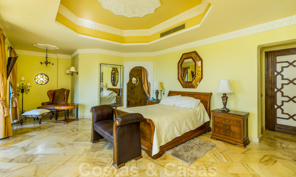 Villa charmante de style Alhambra à vendre dans l'exclusif Marbella Club Golf Resort à Benahavis, la Costa del Sol 39517