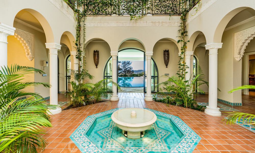 Villa charmante de style Alhambra à vendre dans l'exclusif Marbella Club Golf Resort à Benahavis, la Costa del Sol 39528