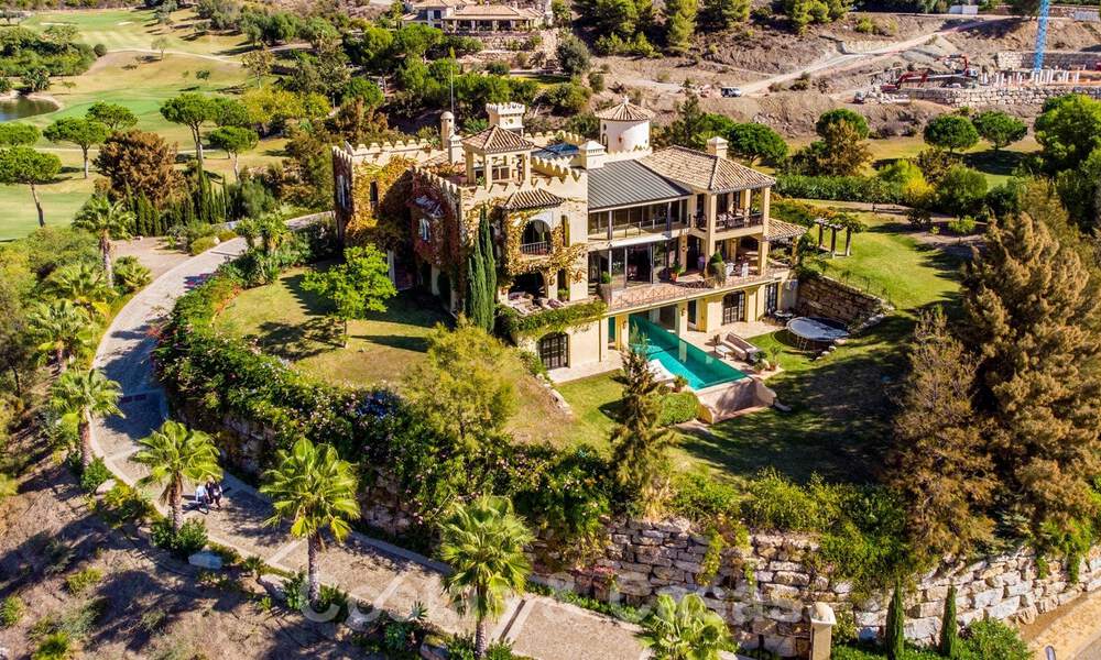 Villa charmante de style Alhambra à vendre dans l'exclusif Marbella Club Golf Resort à Benahavis, la Costa del Sol 39536
