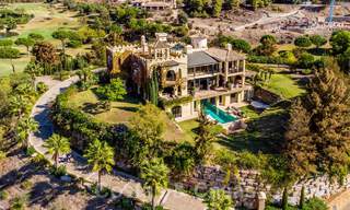 Villa charmante de style Alhambra à vendre dans l'exclusif Marbella Club Golf Resort à Benahavis, la Costa del Sol 39536 