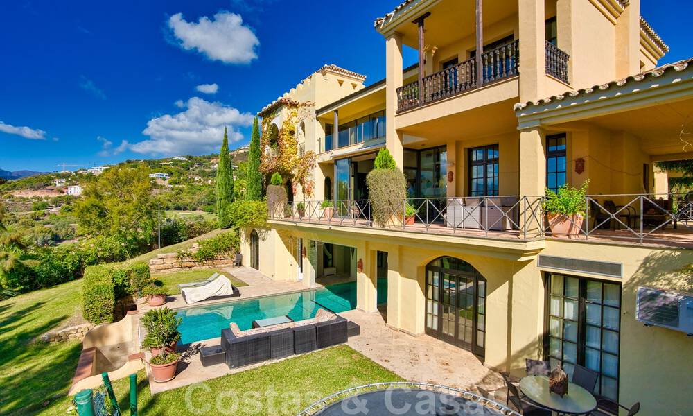 Villa charmante de style Alhambra à vendre dans l'exclusif Marbella Club Golf Resort à Benahavis, la Costa del Sol 39542