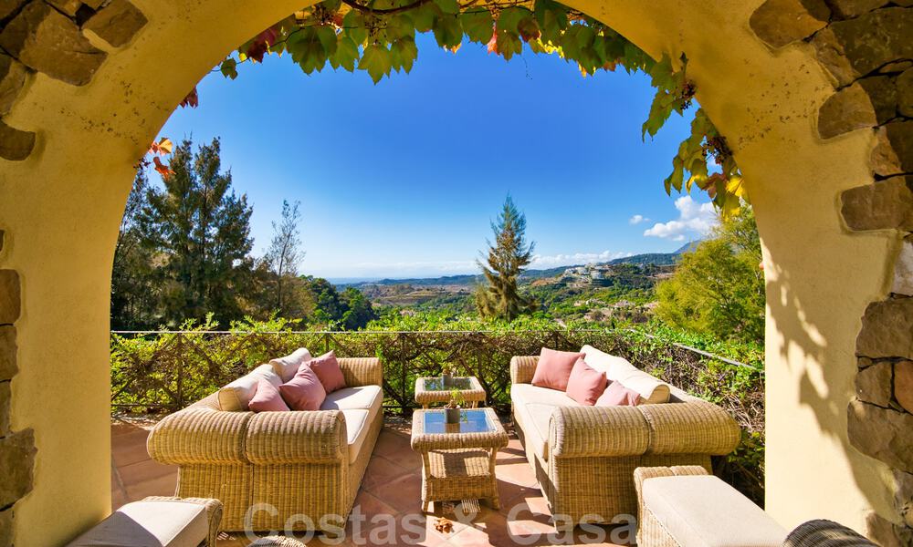 Villa charmante de style Alhambra à vendre dans l'exclusif Marbella Club Golf Resort à Benahavis, la Costa del Sol 39544