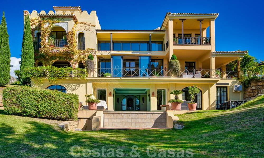 Villa charmante de style Alhambra à vendre dans l'exclusif Marbella Club Golf Resort à Benahavis, la Costa del Sol 39545