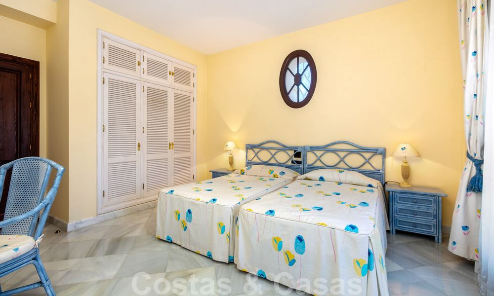 Villa de luxe de style méditerranéen à vendre à proximité de la plage, d’un terrain de golf et des commodités dans le prestigieux quartier de Guadalmina Baja à Marbella 39548