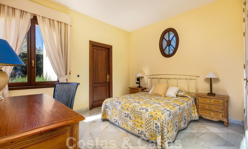 Villa de luxe de style méditerranéen à vendre à proximité de la plage, d’un terrain de golf et des commodités dans le prestigieux quartier de Guadalmina Baja à Marbella 39553