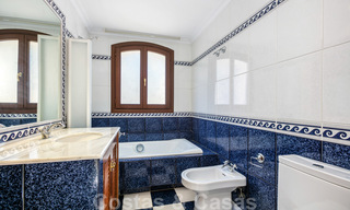 Villa de luxe de style méditerranéen à vendre à proximité de la plage, d’un terrain de golf et des commodités dans le prestigieux quartier de Guadalmina Baja à Marbella 39555 