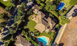 Villa de luxe de style méditerranéen à vendre à proximité de la plage, d’un terrain de golf et des commodités dans le prestigieux quartier de Guadalmina Baja à Marbella 39560 