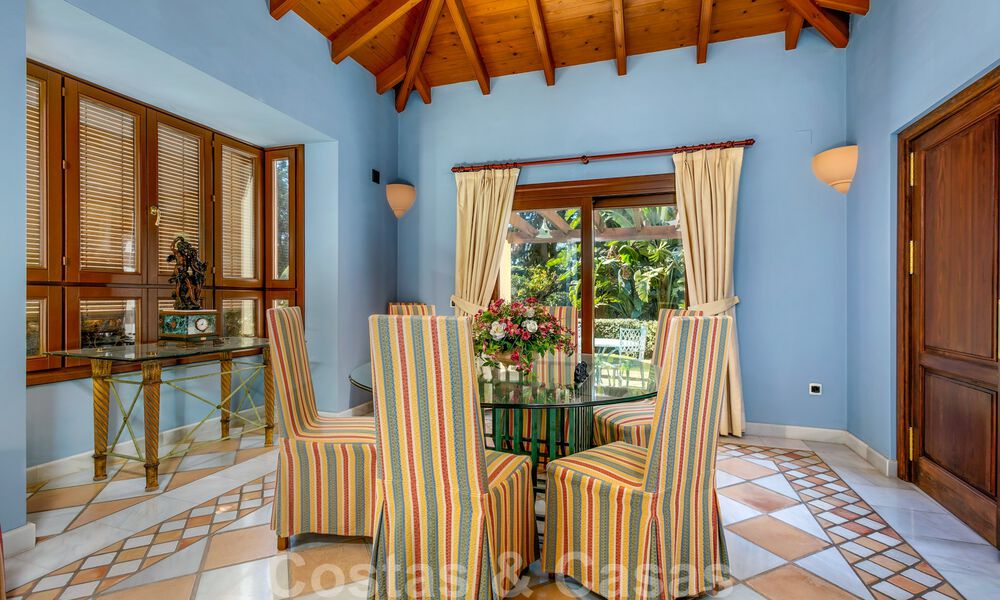 Villa de luxe de style méditerranéen à vendre à proximité de la plage, d’un terrain de golf et des commodités dans le prestigieux quartier de Guadalmina Baja à Marbella 39563