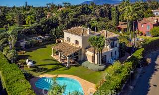 Villa de luxe de style méditerranéen à vendre à proximité de la plage, d’un terrain de golf et des commodités dans le prestigieux quartier de Guadalmina Baja à Marbella 39565 