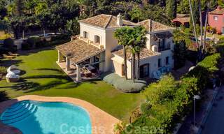 Villa de luxe de style méditerranéen à vendre à proximité de la plage, d’un terrain de golf et des commodités dans le prestigieux quartier de Guadalmina Baja à Marbella 39566 