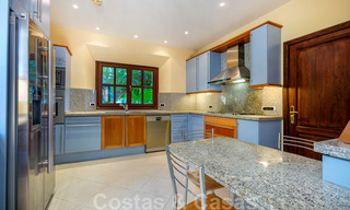 Villa de luxe de style méditerranéen à vendre à proximité de la plage, d’un terrain de golf et des commodités dans le prestigieux quartier de Guadalmina Baja à Marbella 39569 