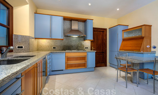 Villa de luxe de style méditerranéen à vendre à proximité de la plage, d’un terrain de golf et des commodités dans le prestigieux quartier de Guadalmina Baja à Marbella 39570 