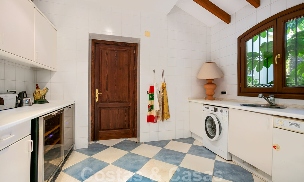 Villa de luxe de style méditerranéen à vendre à proximité de la plage, d’un terrain de golf et des commodités dans le prestigieux quartier de Guadalmina Baja à Marbella 39571