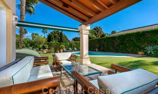 Villa de luxe de style méditerranéen à vendre à proximité de la plage, d’un terrain de golf et des commodités dans le prestigieux quartier de Guadalmina Baja à Marbella 39576 
