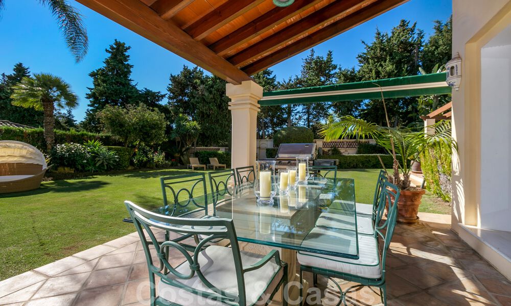 Villa de luxe de style méditerranéen à vendre à proximité de la plage, d’un terrain de golf et des commodités dans le prestigieux quartier de Guadalmina Baja à Marbella 39577