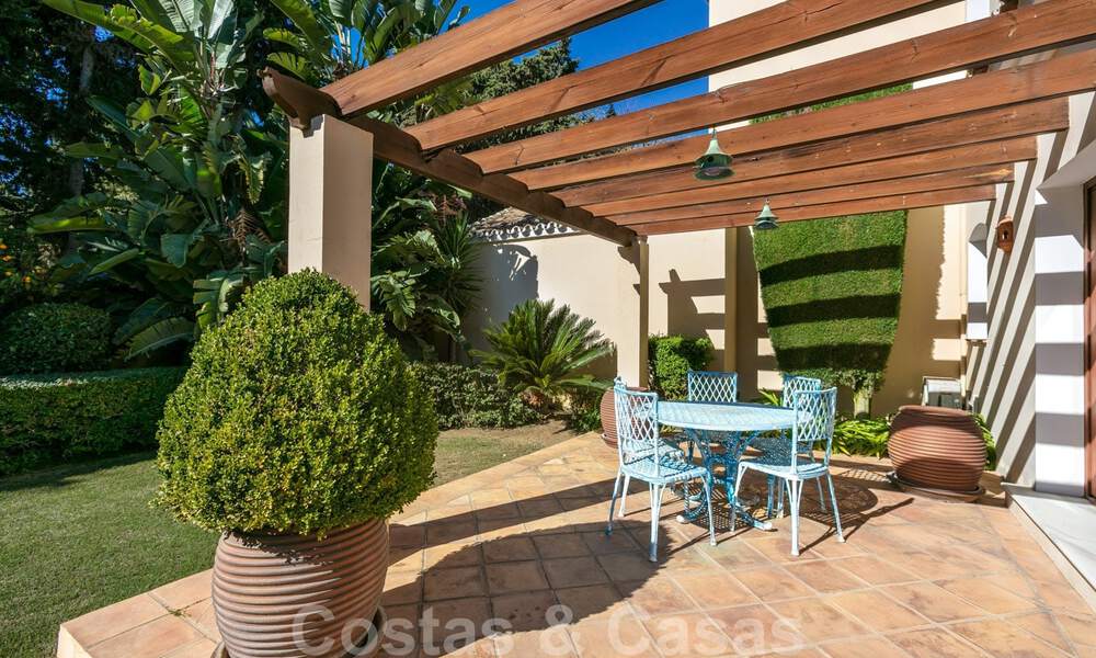 Villa de luxe de style méditerranéen à vendre à proximité de la plage, d’un terrain de golf et des commodités dans le prestigieux quartier de Guadalmina Baja à Marbella 39582