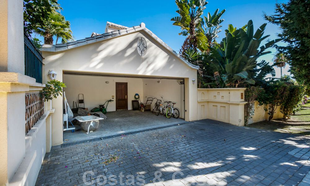 Villa de luxe de style méditerranéen à vendre à proximité de la plage, d’un terrain de golf et des commodités dans le prestigieux quartier de Guadalmina Baja à Marbella 39584