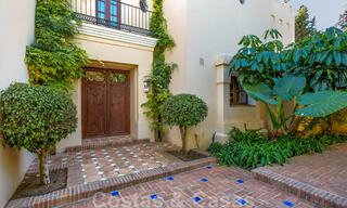 Villa de luxe de style méditerranéen à vendre à proximité de la plage, d’un terrain de golf et des commodités dans le prestigieux quartier de Guadalmina Baja à Marbella 39586 