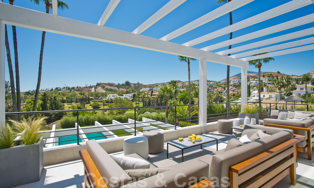Villa de luxe rénovée et spacieuse à vendre dans un style méditerranéen avec un design contemporain à Nueva Andalucia, Marbella 39593