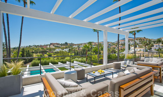 Villa de luxe rénovée et spacieuse à vendre dans un style méditerranéen avec un design contemporain à Nueva Andalucia, Marbella 39593 