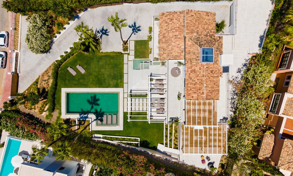 Villa de luxe rénovée et spacieuse à vendre dans un style méditerranéen avec un design contemporain à Nueva Andalucia, Marbella 39597