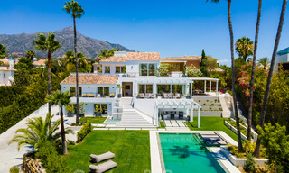 Villa de luxe rénovée et spacieuse à vendre dans un style méditerranéen avec un design contemporain à Nueva Andalucia, Marbella 39598 